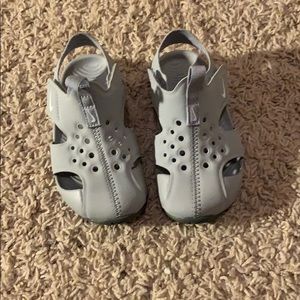 Toddler Nike Sandals. Size 8c